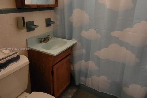 House in Hollywood, Florida 3 bedrooms, 126.72 sq.m. № 2013707 - photo 14