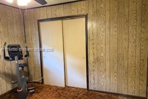 House in Hollywood, Florida 3 bedrooms, 126.72 sq.m. № 2013707 - photo 25