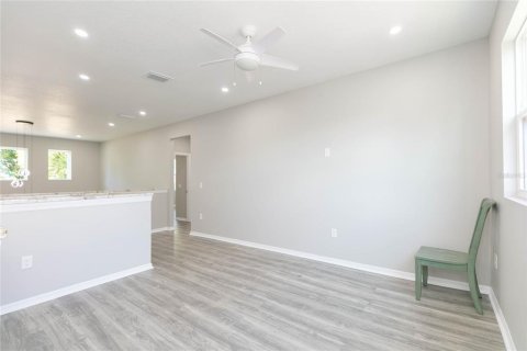 House in Dade City, Florida 5 bedrooms, 245.45 sq.m. № 2119238 - photo 23