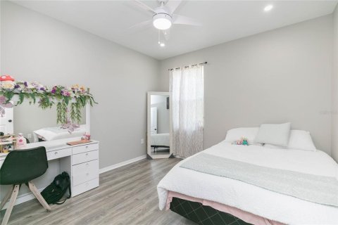 House in Dade City, Florida 5 bedrooms, 245.45 sq.m. № 2119238 - photo 28