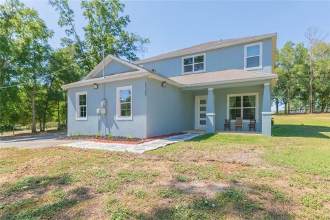 House in Dade City, Florida 5 bedrooms, 245.45 sq.m. № 2119238 - photo 2
