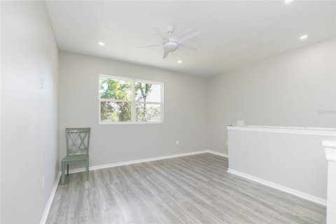 House in Dade City, Florida 5 bedrooms, 245.45 sq.m. № 2119238 - photo 25