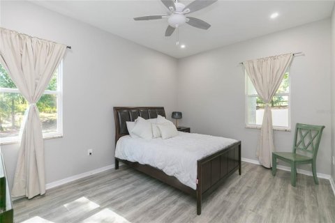 House in Dade City, Florida 5 bedrooms, 245.45 sq.m. № 2119238 - photo 18