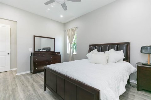 House in Dade City, Florida 5 bedrooms, 245.45 sq.m. № 2119238 - photo 19