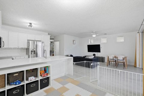 Купить таунхаус в Мирамар, Флорида 3 спальни, 182.09м2, № 2000360 - фото 7