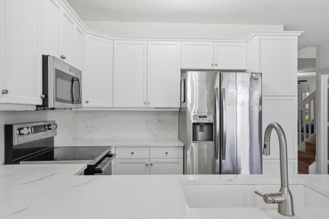 Купить таунхаус в Мирамар, Флорида 3 спальни, 182.09м2, № 2000360 - фото 11