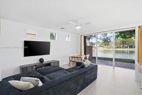 Купить таунхаус в Мирамар, Флорида 3 спальни, 182.09м2, № 2000360 - фото 4