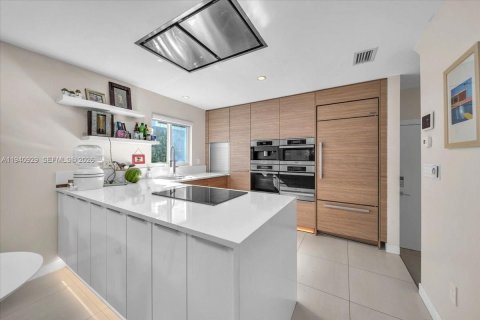 Купить таунхаус в Майами-Бич, Флорида 3 спальни, 117.99м2, № 1998056 - фото 3