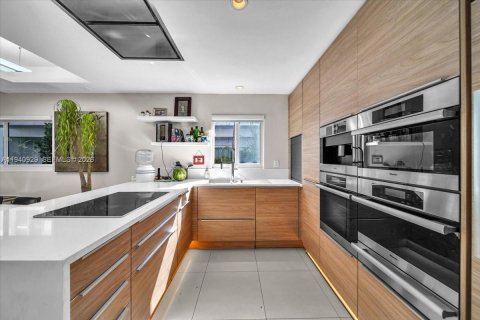 Купить таунхаус в Майами-Бич, Флорида 3 спальни, 117.99м2, № 1998056 - фото 4