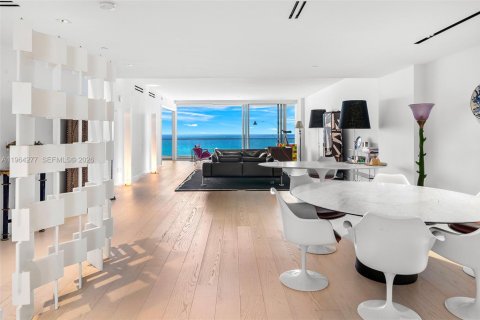 Condominio en alquiler en Bal Harbour, Florida, 3 dormitorios, 320.51 m2 № 2081099 - foto 10