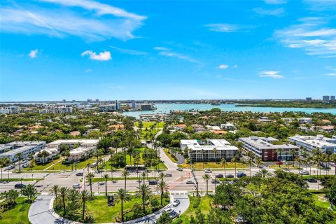 Condominio en alquiler en Bal Harbour, Florida, 3 dormitorios, 320.51 m2 № 2081099 - foto 26