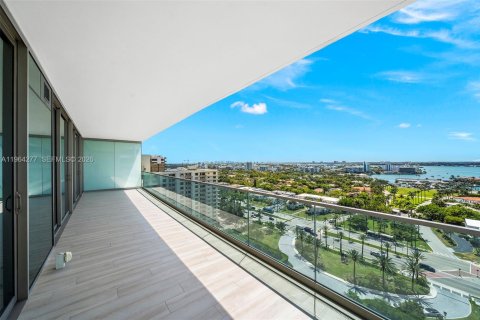 Condominio en alquiler en Bal Harbour, Florida, 3 dormitorios, 320.51 m2 № 2081099 - foto 21