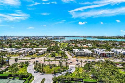 Condominio en alquiler en Bal Harbour, Florida, 3 dormitorios, 320.51 m2 № 2081099 - foto 25