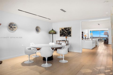 Condominio en alquiler en Bal Harbour, Florida, 3 dormitorios, 320.51 m2 № 2081099 - foto 12