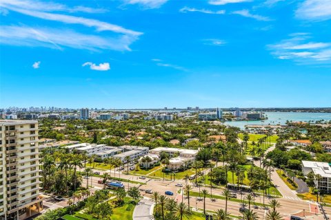 Condominio en alquiler en Bal Harbour, Florida, 3 dormitorios, 320.51 m2 № 2081099 - foto 28
