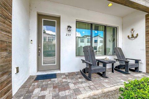 Villa ou maison à louer à Davenport, Floride: 3 chambres, 204.85 m2 № 2419596 - photo 4