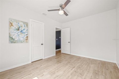 House in Gulfport, Florida 2 bedrooms, 110.55 sq.m. № 1771512 - photo 20