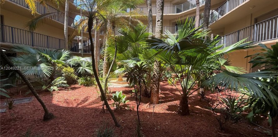 Condo in Miami, Florida, 2 bedrooms  № 2241604
