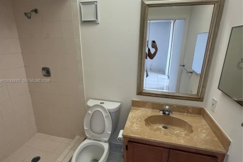 Condo in Miami, Florida, 2 bedrooms  № 2241604 - photo 21