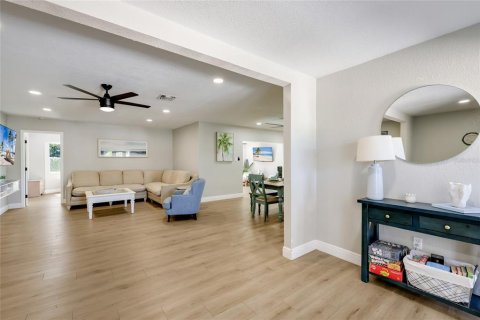 House in Bradenton, Florida 3 bedrooms, 168.06 sq.m. № 2431859 - photo 9