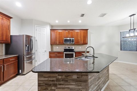 House in DeBary, Florida 4 bedrooms, 320.79 sq.m. № 2231862 - photo 19
