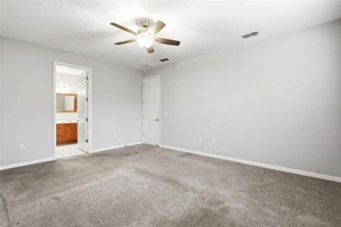 House in DeBary, Florida 4 bedrooms, 320.79 sq.m. № 2231862 - photo 27