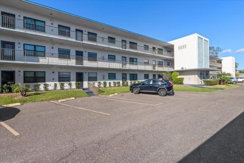 Condominio en venta en Saint Petersburg, Florida, 1 dormitorio, 68.28 m2 № 1549409 - foto 3