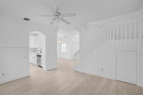 Townhouse in Pembroke Pines, Florida 3 bedrooms, 128.11 sq.m. № 1926881 - photo 8