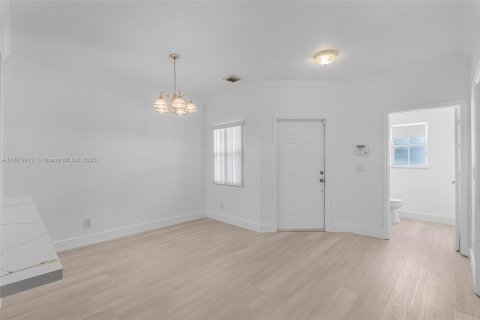 Townhouse in Pembroke Pines, Florida 3 bedrooms, 128.11 sq.m. № 1926881 - photo 6