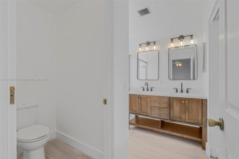 Townhouse in Pembroke Pines, Florida 3 bedrooms, 128.11 sq.m. № 1926881 - photo 16