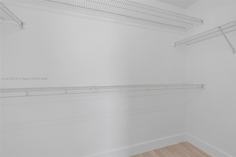 Townhouse in Pembroke Pines, Florida 3 bedrooms, 128.11 sq.m. № 1926881 - photo 15