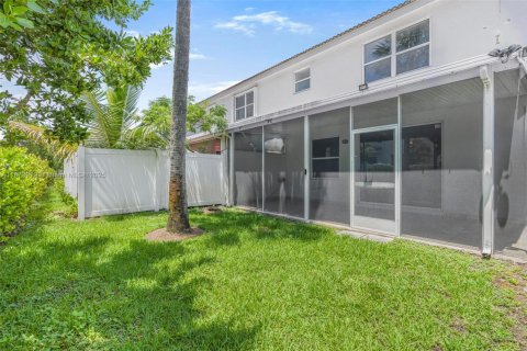 Townhouse in Pembroke Pines, Florida 3 bedrooms, 128.11 sq.m. № 1926881 - photo 26
