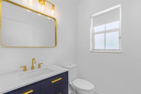 Townhouse in Pembroke Pines, Florida 3 bedrooms, 128.11 sq.m. № 1926881 - photo 12