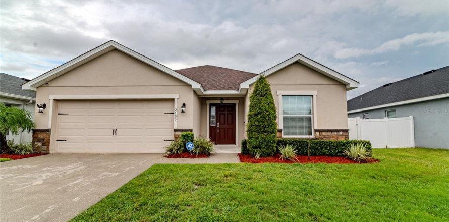House in Lakeland, Florida 3 bedrooms, 194.54 sq.m. № 1894856