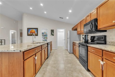 House in Lakeland, Florida 3 bedrooms, 194.54 sq.m. № 1894856 - photo 7