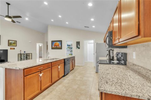 House in Lakeland, Florida 3 bedrooms, 194.54 sq.m. № 1894856 - photo 9