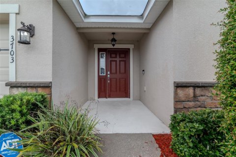 House in Lakeland, Florida 3 bedrooms, 194.54 sq.m. № 1894856 - photo 2