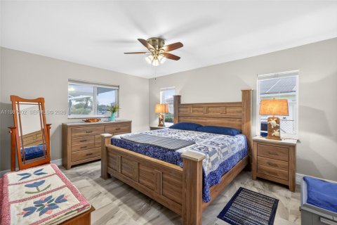 Casa en venta en Cape Coral, Florida, 3 dormitorios, 182 m2 № 2046591 - foto 14