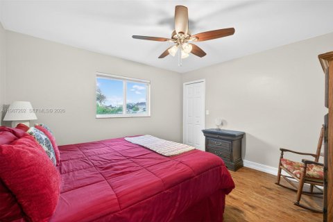 Casa en venta en Cape Coral, Florida, 3 dormitorios, 182 m2 № 2046591 - foto 18