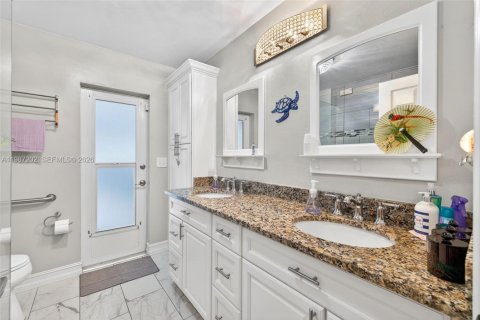 Casa en venta en Cape Coral, Florida, 3 dormitorios, 182 m2 № 2046591 - foto 19