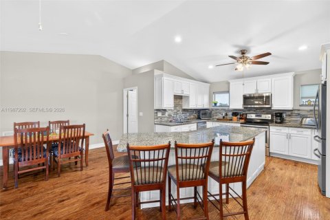 Casa en venta en Cape Coral, Florida, 3 dormitorios, 182 m2 № 2046591 - foto 8