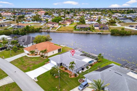 Casa en venta en Cape Coral, Florida, 3 dormitorios, 182 m2 № 2046591 - foto 30