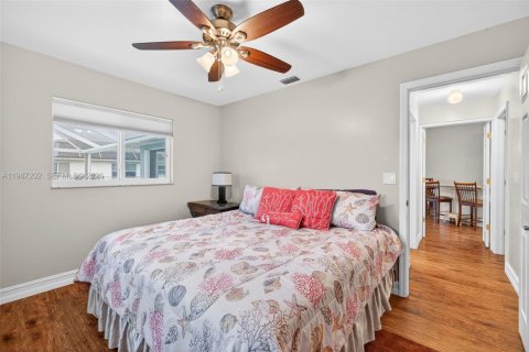 Casa en venta en Cape Coral, Florida, 3 dormitorios, 182 m2 № 2046591 - foto 21