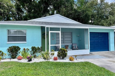 House in Sarasota, Florida 3 bedrooms, 104.42 sq.m. № 2099884
