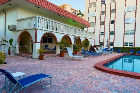 Купить кондоминиум в Халландейл-Бич, Флорида 2 спальни, 111.48м2, № 2001889 - фото 7