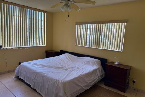 Купить кондоминиум в Халландейл-Бич, Флорида 2 спальни, 111.48м2, № 2001889 - фото 17