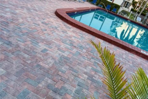 Купить кондоминиум в Халландейл-Бич, Флорида 2 спальни, 111.48м2, № 2001889 - фото 6