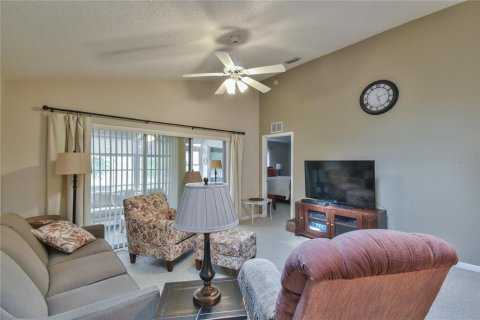 House in Ocala, Florida 2 bedrooms, 107.86 sq.m. № 1020882 - photo 3