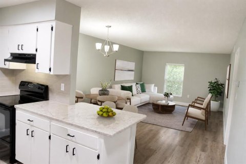 Condo in Brandon, Florida, 2 bedrooms № 2199014 - photo 4