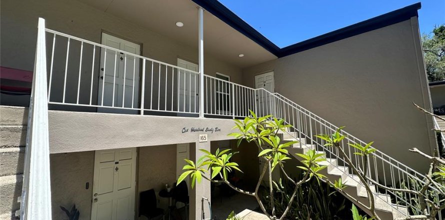 Condo in Brandon, Florida, 2 bedrooms № 2199014